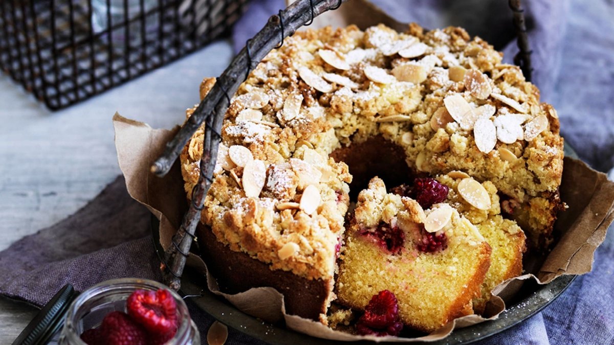 raspberry crumble cake