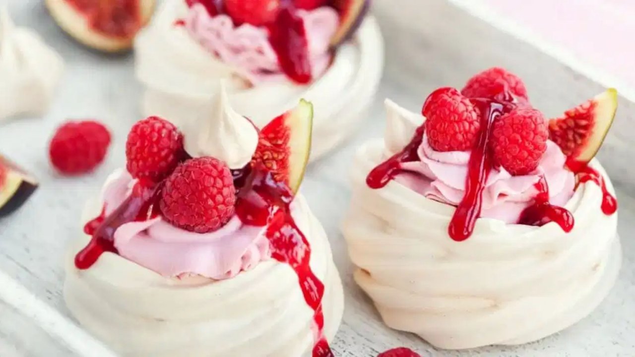 Cheats Raspberry Meringue Boats