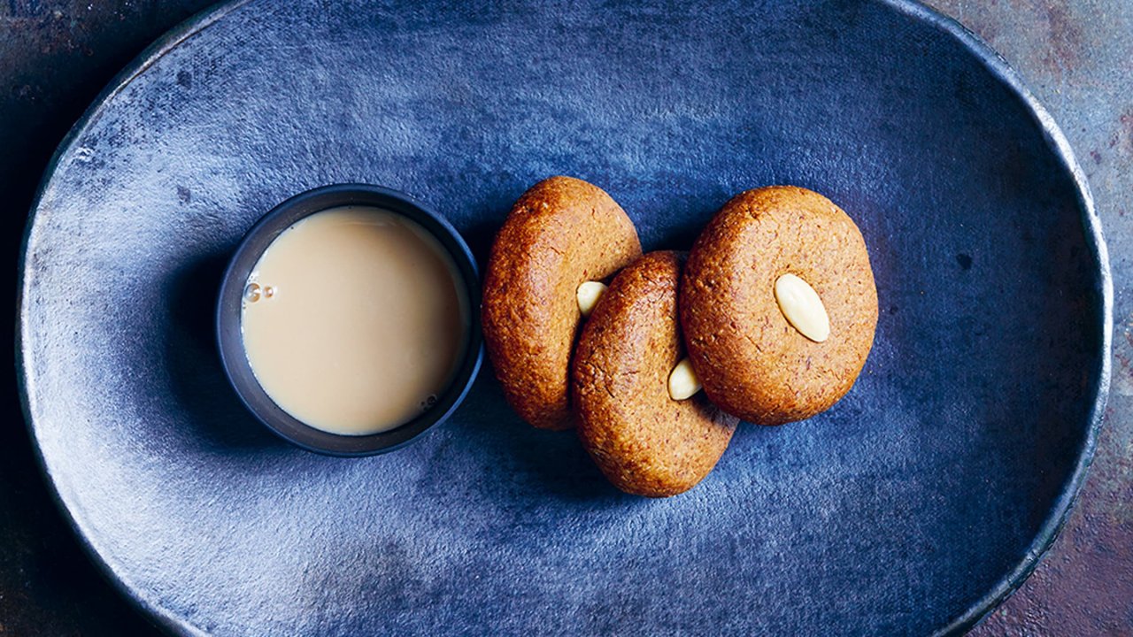 Cinnamon Almond Cookies