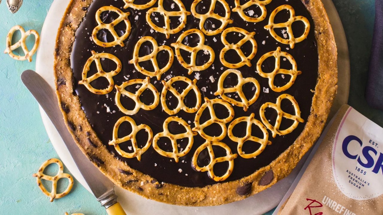 vegan caramel chocolate tart