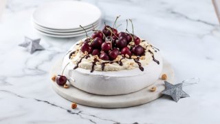 Festive Pavlova