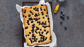 Lemon Blueberry Tray Bake 